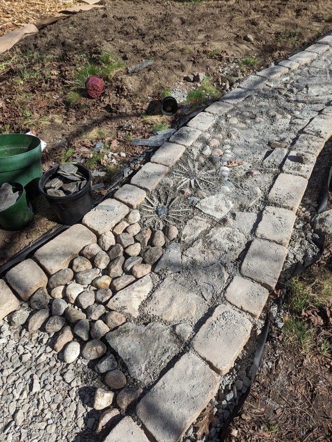 Transform Your Yard with Creative Garden&nbsp;Pathways